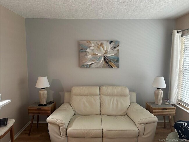 Building Photo - 2929 SE Ocean Blvd