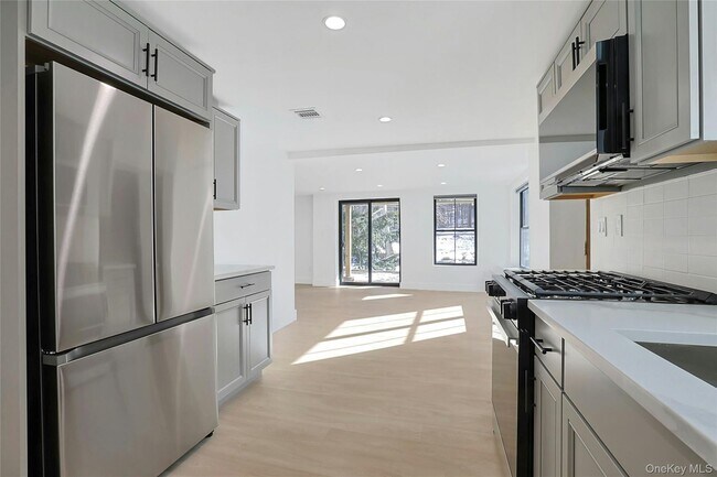 Building Photo - 229 Piermont Ave