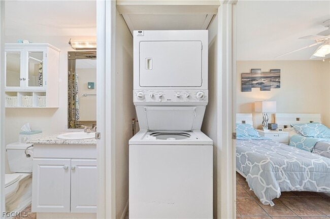 Building Photo - 5445 Peppertree Dr