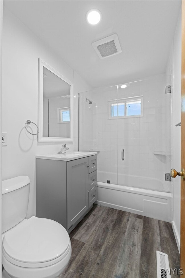 Building Photo - 330 Draper Ave