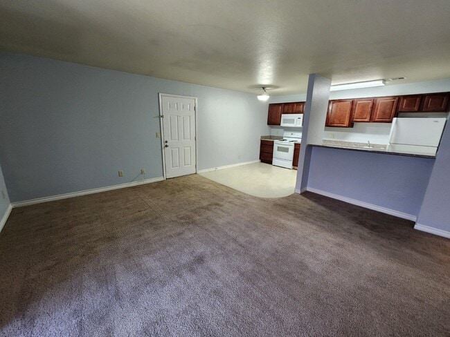 Building Photo - Nice Guard Gated Bella Vita Unit with larg...
