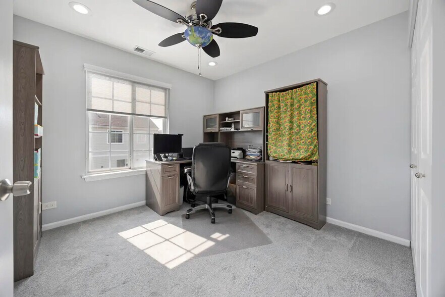 Building Photo - 9411 Harrison St