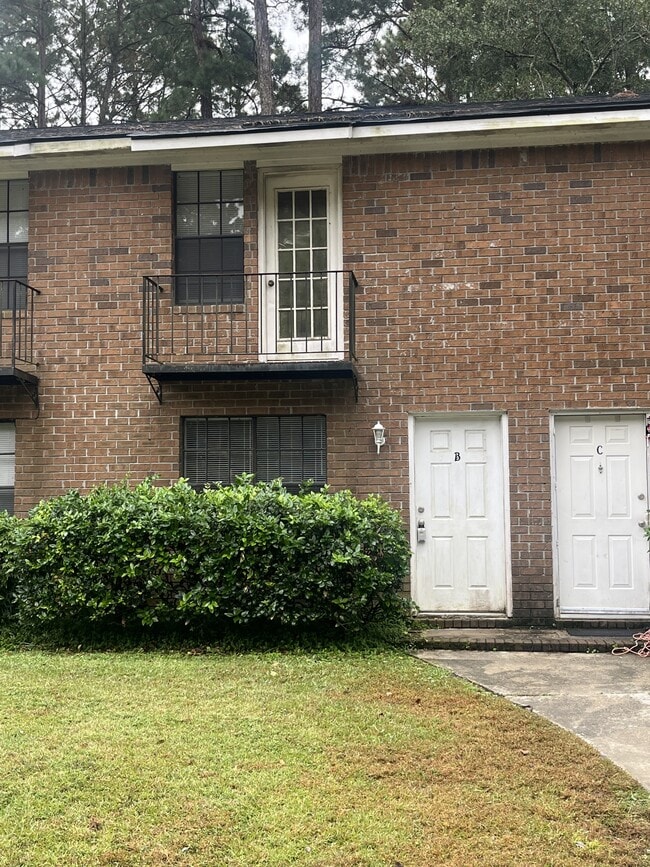 Building Photo - 111 Timber Ln