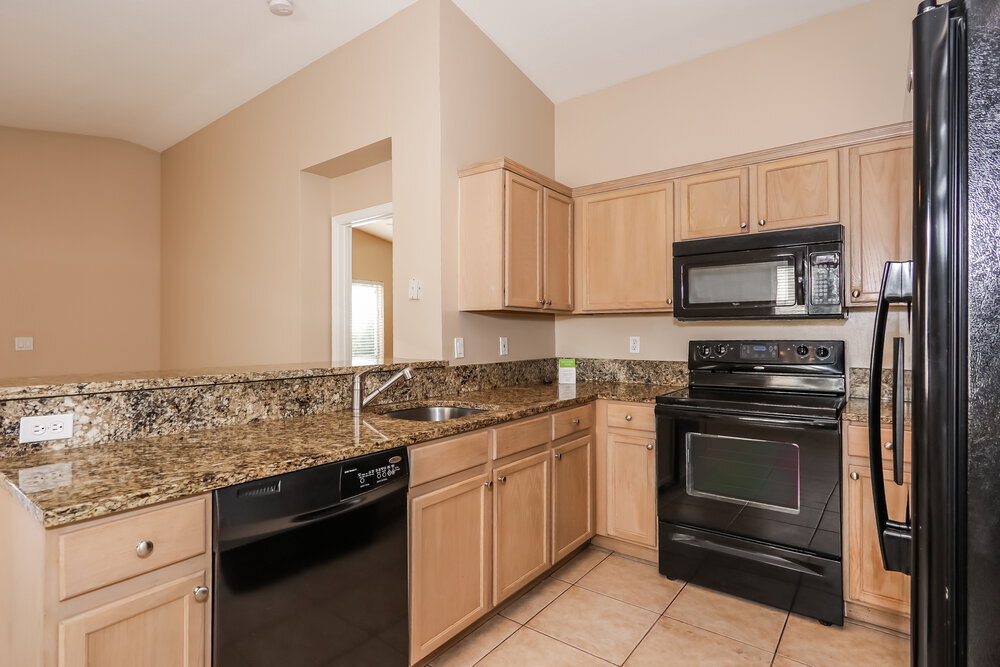 Building Photo - 4646 SW 12th Ct