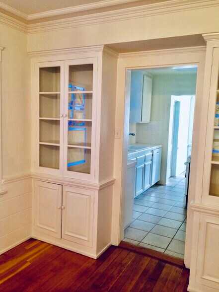 Updated kitchen - 3177 A St