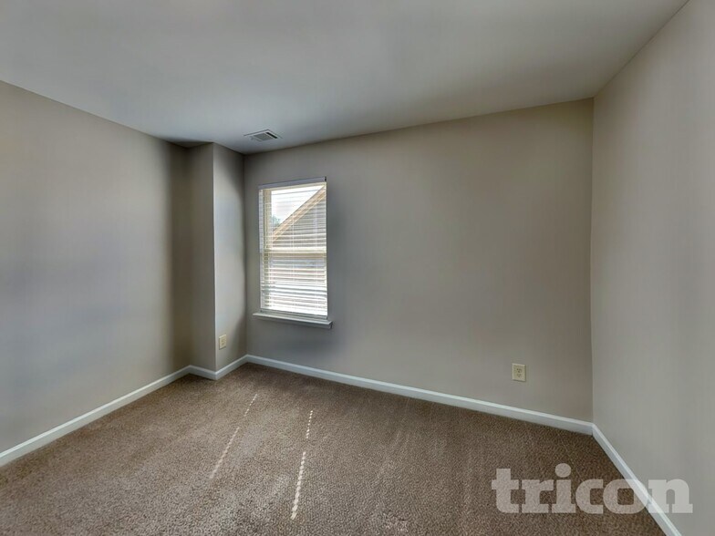 Building Photo - 17 Carriage Hls Dr SE