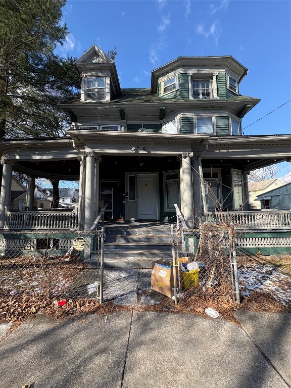 Building Photo - 171 Chapin St