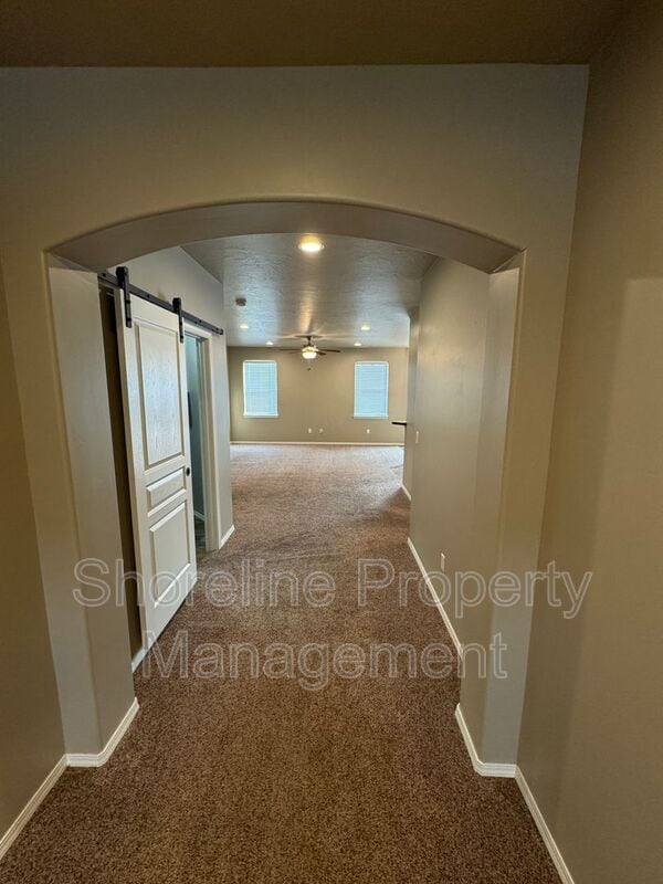Building Photo - 511 Diamond Lake St