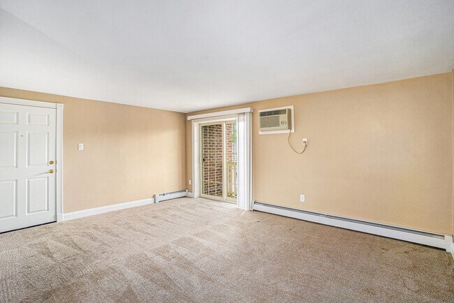 Building Photo - Almont Terrace - 730