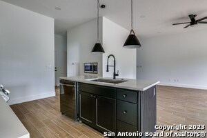 Building Photo - 422 S Calvin Barrett