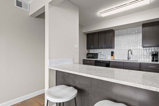 Building Photo - 2309 Cherry Hills Dr