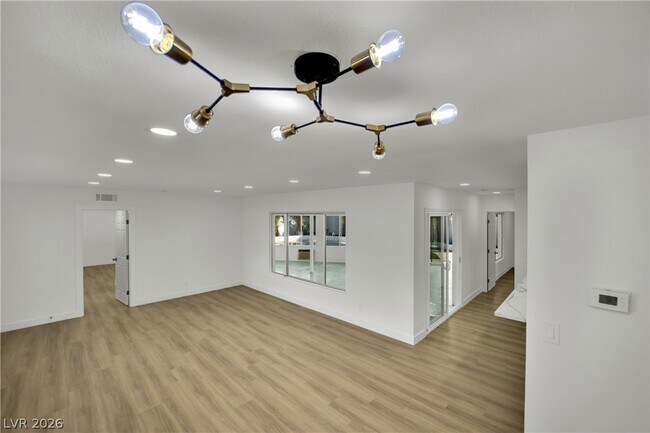 Building Photo - 2325 Sombrero Dr