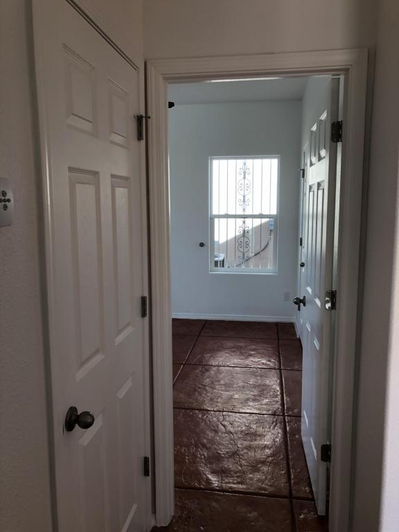 Building Photo - 1703-E Lomas Blvd NW