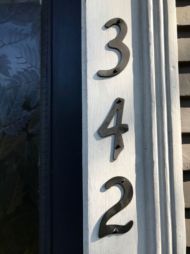 Building Photo - 340 S Cortez St