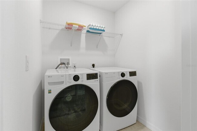 Building Photo - 710 Longboat Dr