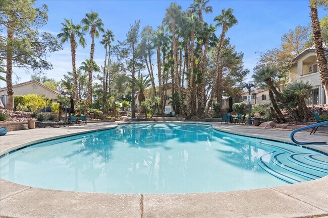 Building Photo - Bright, Modern 2 Bedroom Upstairs Condo, Community Pool, Gated, Covered Parking