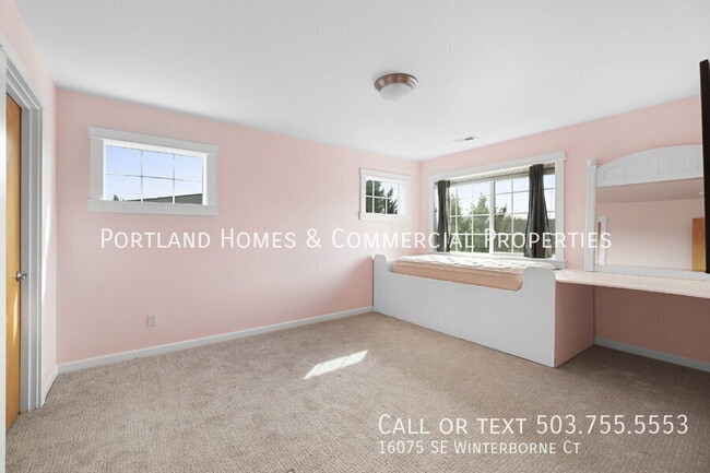 Building Photo - 16075 SE Winterborne Ct