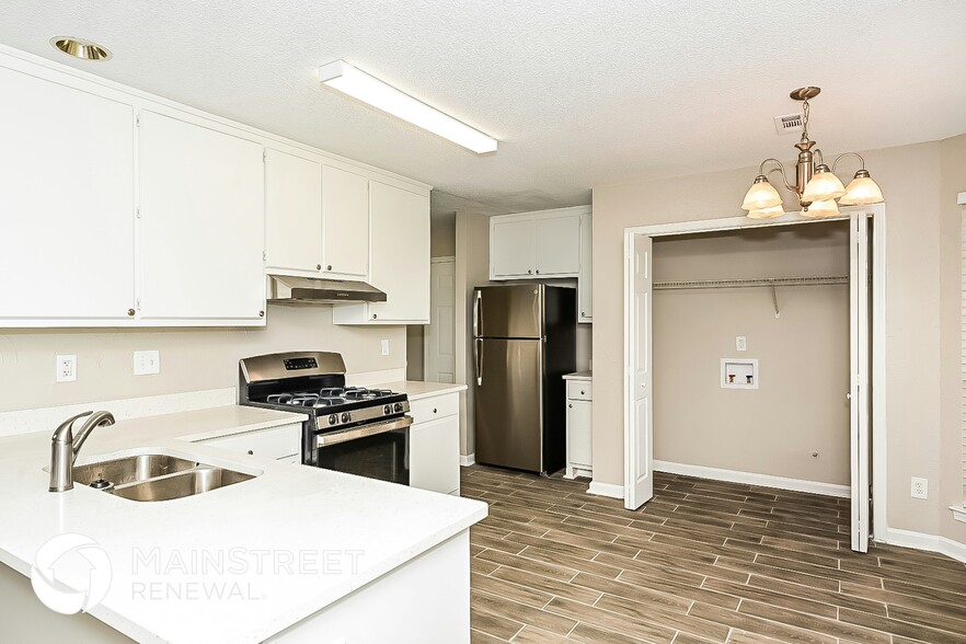 Building Photo - 176 Pine Branch Dr