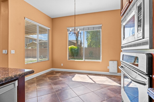 Building Photo - 2771 E Wisteria Dr