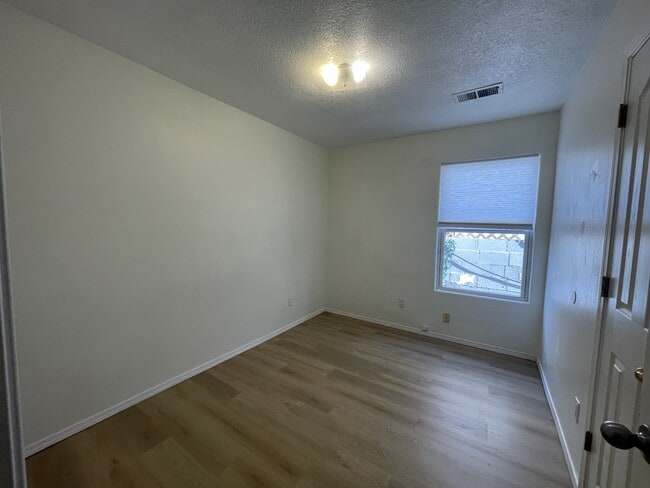 Building Photo - 5323 Red Mesa Ave SW