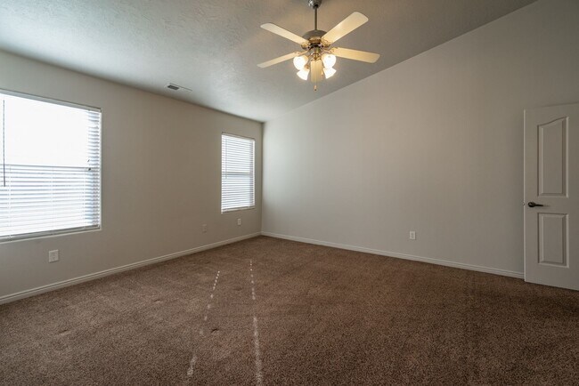 Building Photo - Beautiful 3 Bedroom Home Near Snow Canyon Parkway