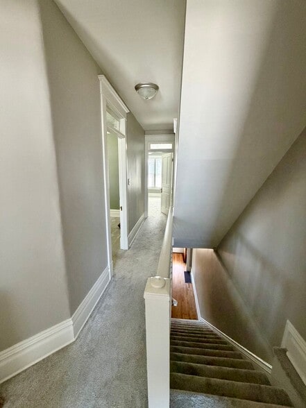 Building Photo - 34 Hereford St