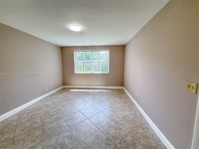 Building Photo - 8781 Wiles Rd