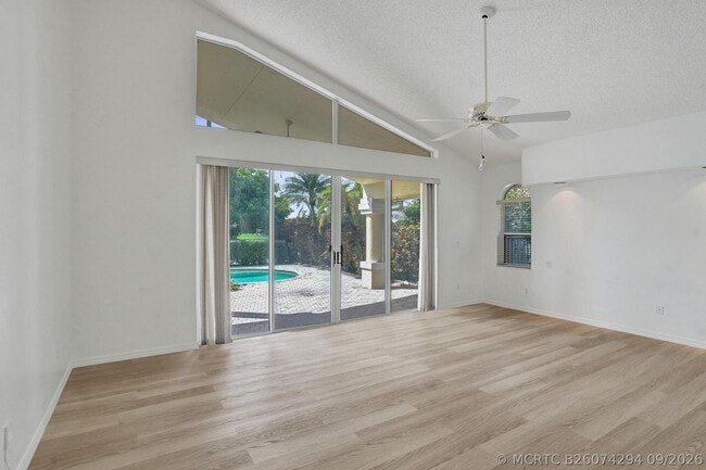 Building Photo - 11340 Lakeshore Dr