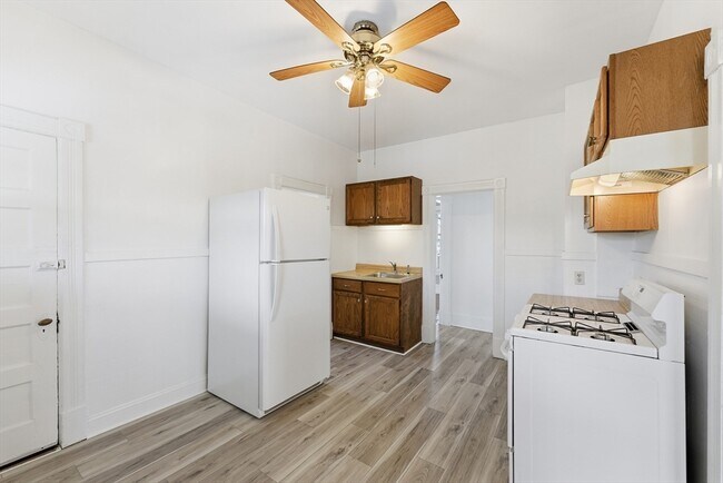 Building Photo - 33 North Blvd