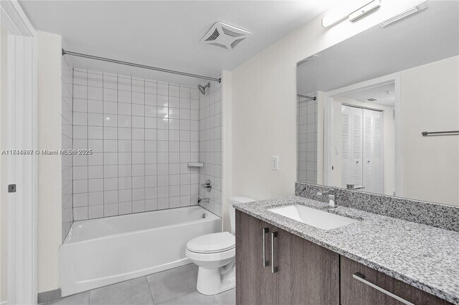Building Photo - 400 NW 112th Ave