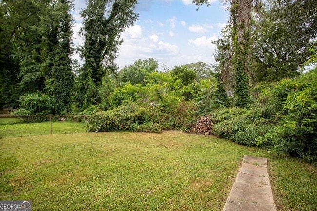 Building Photo - 1423 Fairbanks St SW