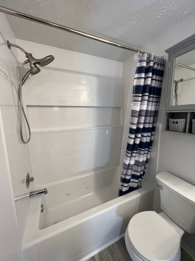 Building Photo - 9672 E Idlewood Dr