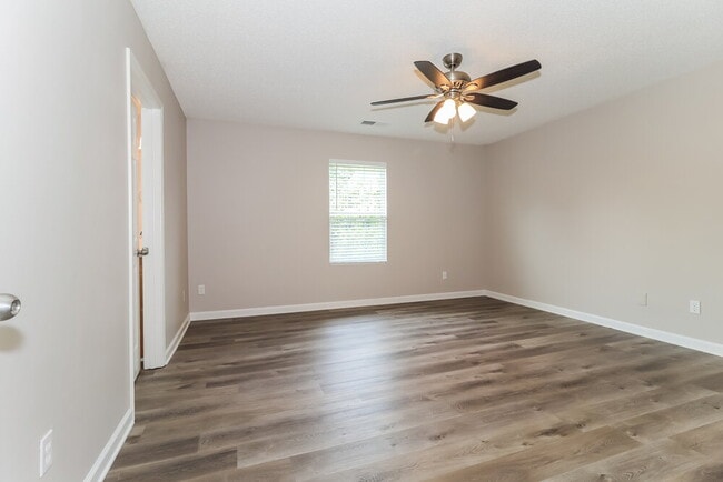 Building Photo - 81 Middlebrook Dr