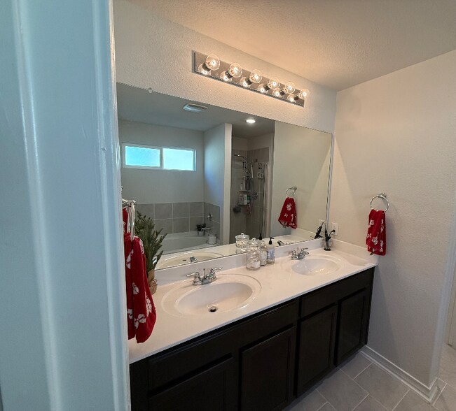 Building Photo - 1726 Rocky Rise