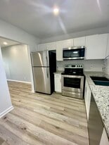 Building Photo - 200 Waterway Dr S