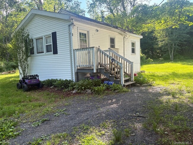 Building Photo - 1 Royal Acres Dr