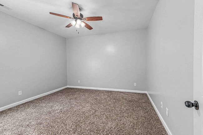 Building Photo - 125 Bridgeport Dr