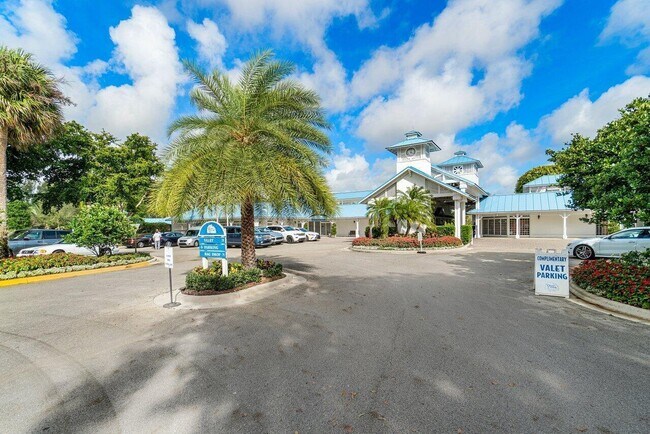 Building Photo - 2400 Deer Creek Country Club Blvd