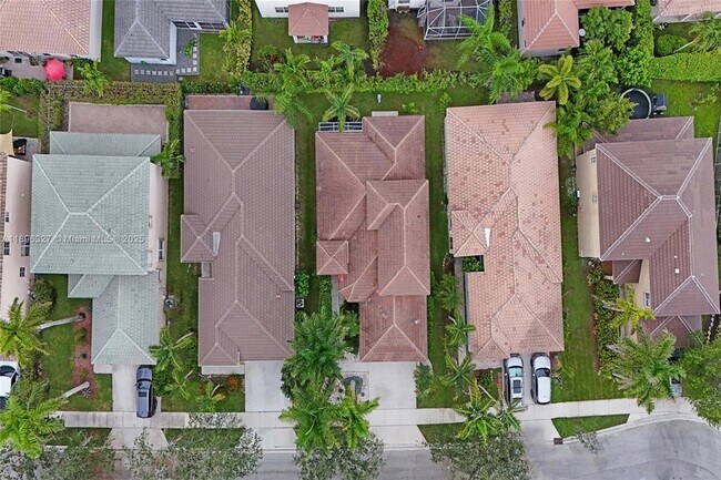 Building Photo - 1725 Winterberry Ln