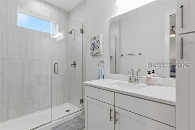 Building Photo - 119 Blue Starfish Ln