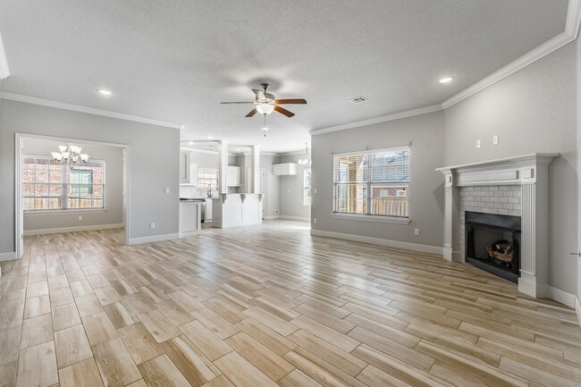 Building Photo - 2237 Aspen