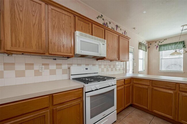 Building Photo - 20519 Westfield Estates Dr
