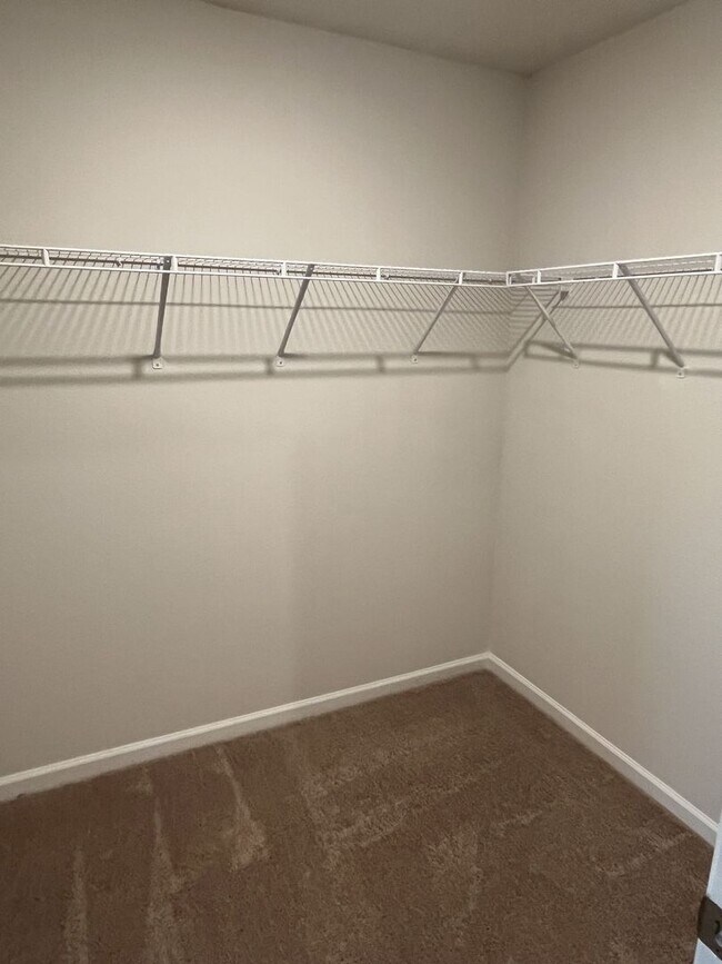 Building Photo - Newer 3 Bed House in East Charlotte