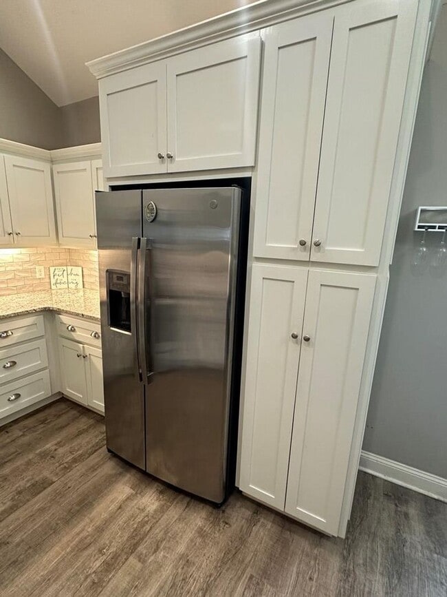 Building Photo - Charming 3-Bedroom Home Near Moody AFB with Modern Amenities and Fenced Backyard