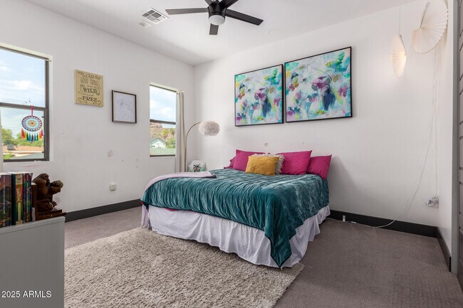 Building Photo - 4413 E Montecito Ave