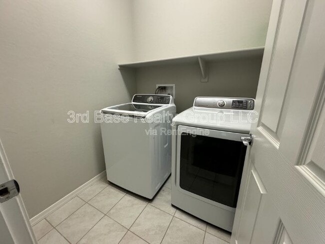 Building Photo - 20167 W Buchanan St