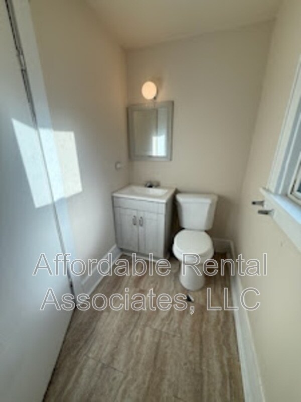 Building Photo - 1542 S 9th St