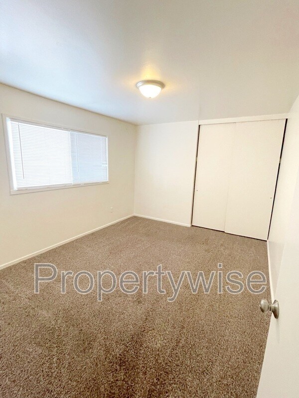 Building Photo - 1094 W 1520 N
