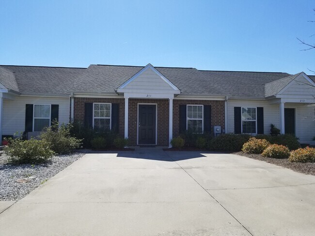 Primary Photo - 211 Sunview Drive