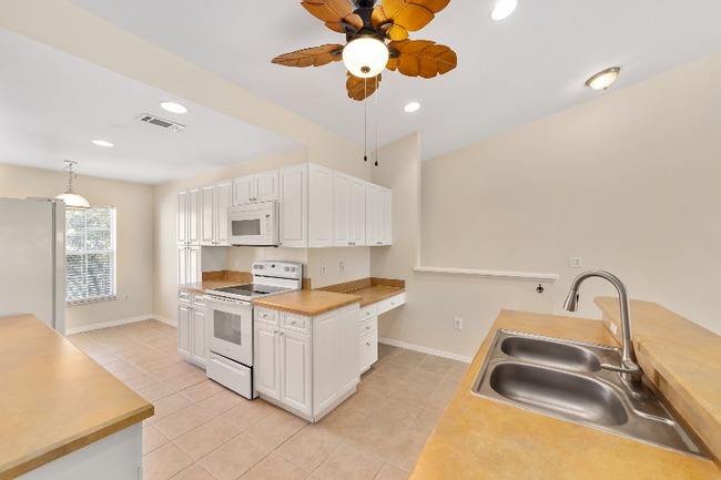Building Photo - 5436 Admiral Way
